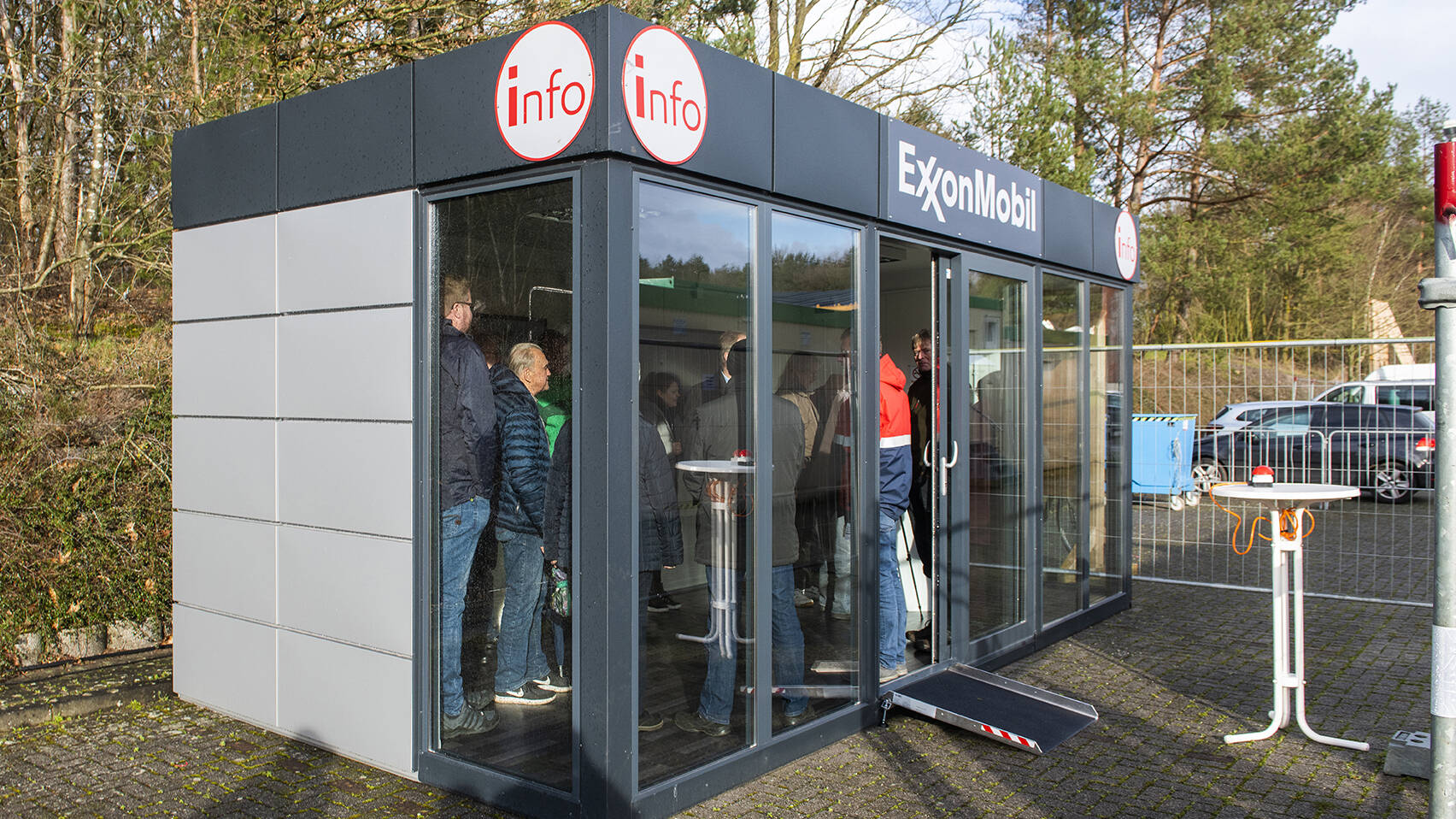 In der ExxonMobil Infobox konnten sich Interessierte über das Rückbau-Projekt informieren.