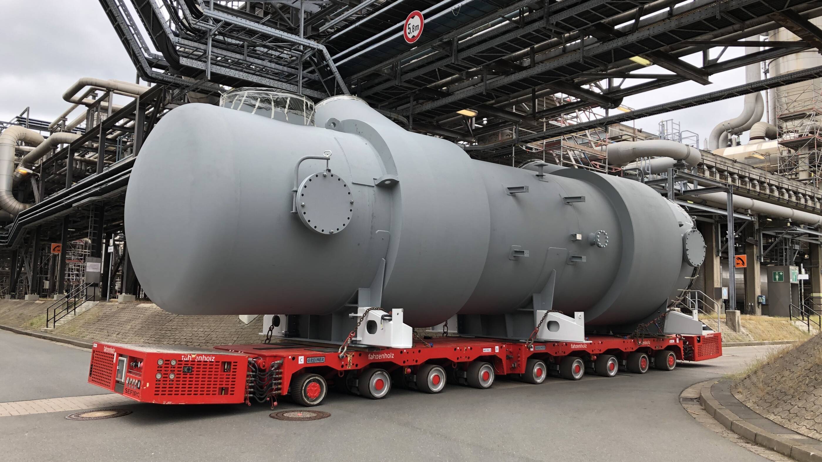 Image Bild: Der neue Wärmetauscher für die Erdgasaufbereitungsanlage